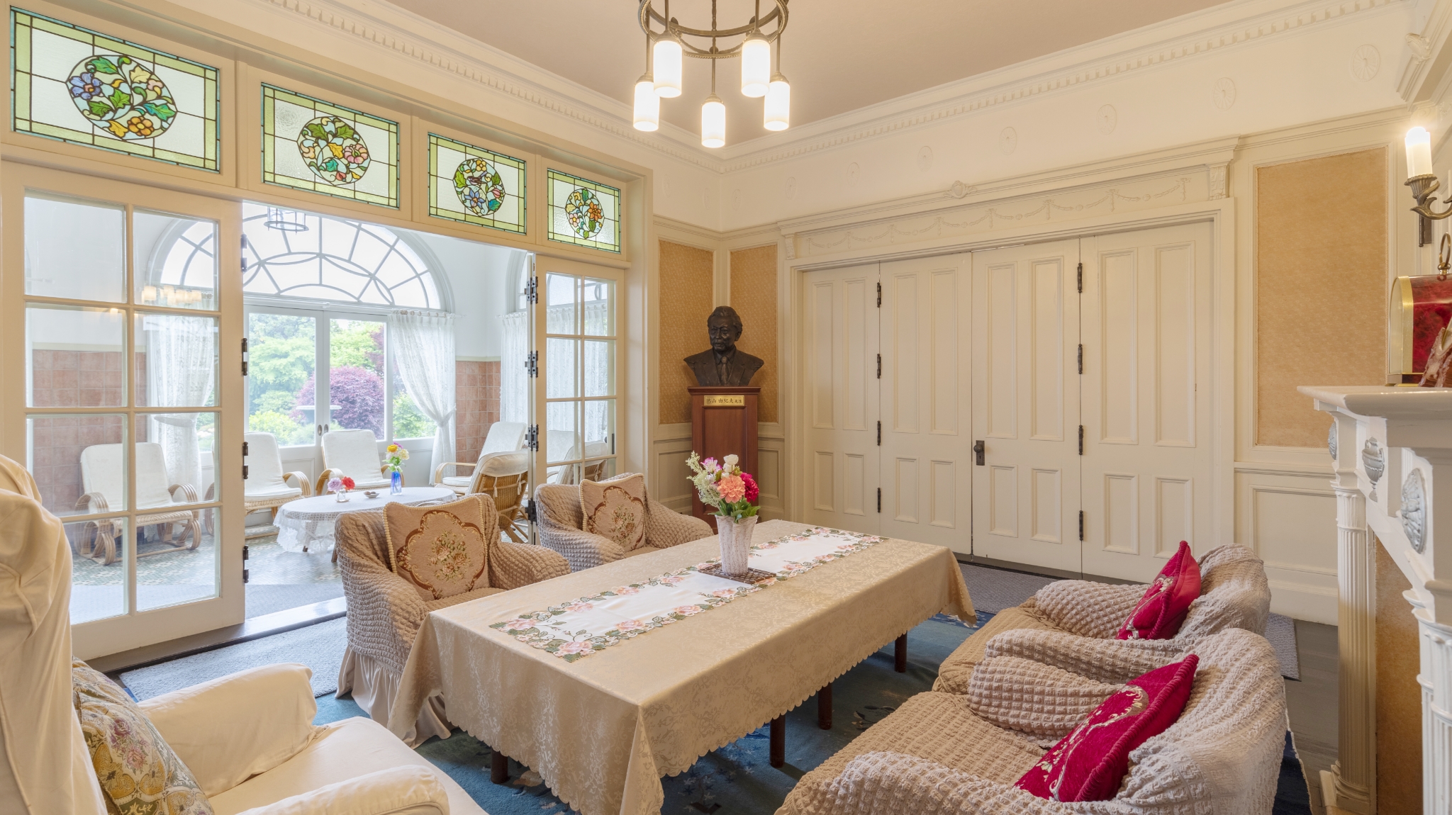 鳩山一郎が首相当時、第2応接室が重要な政治の舞台になりました。
